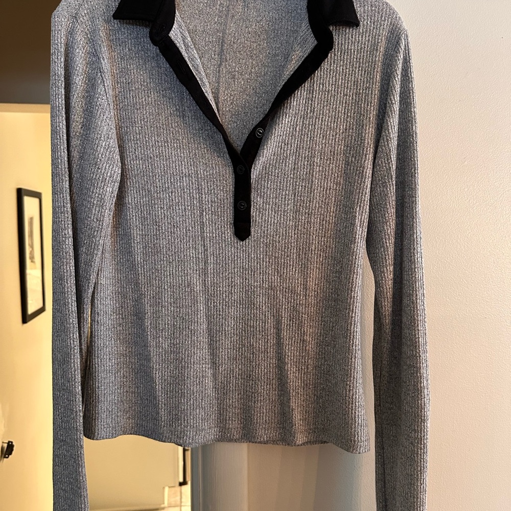 Gray Ribbed Sweater with Black Collar